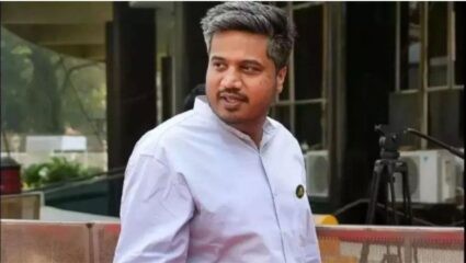 महायुतीचे नेते काही सुधारेना! आपल्या बापाचा पैसा आहे का? रोहित पवारांच्या रडावर आता शिंदेंचा नवा नेता, व्हिडिओ व्हायरल