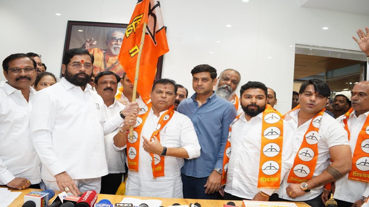 Shivsena : राज ठाकरेंना मोठा झटका, दोन माजी नगरसेवकांचा शिवसेनेत प्रवेश