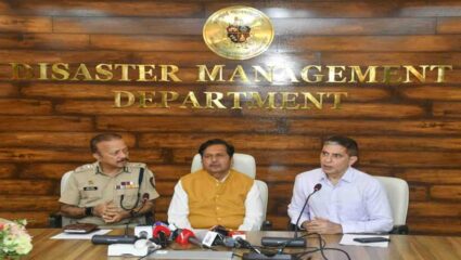 Mumbai Rain Update : मुंबई पालिका आपत्ती व्यवस्थापन विभागाने सतर्क रहावे, मंगलप्रभात लोढा यांचे निर्देश