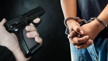 Pimpri Chinchwad crime news: पिंपरी – चिंचवडमध्ये बेकायदा पिस्तुलांचा वापर, पाच जण वेगवेगळ्या ठिकाणाहून अटक