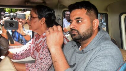 मोठी बातमी! माजी पंतप्रधान देवेगौडांचे नातू प्रज्ज्वल रेवण्णा बलात्कार प्रकरणात दोषी