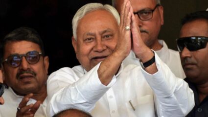 नितीश कुमारांची मोठी घोषणा; ही कागदपत्रं असतील तरच बिहारमध्ये शिक्षक होता येणार