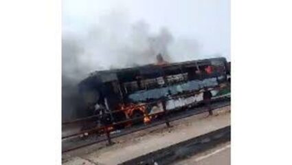 Accident: इंदूरहून मुंबईच्या दिशेने येणाऱ्या बसला लागली भीषण आग; सगळे प्रवासी सुखरूप