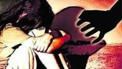 Bhandara Crime News:आधी प्रेमाच्या जाळ्यात ओढलं, वारंवार अत्याचार केला, अल्पवयीन मुलगी गर्भवती राहिली आणि…; भंडाऱ्यातील प्रकार