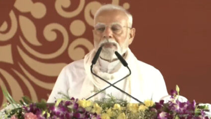 PM Modi: वाराणसीतून पंतप्रधान मोदींचा काँग्रेसवर हल्लाबोल; म्हणाले, “Operation Sindoor मुळे यांच्या…”