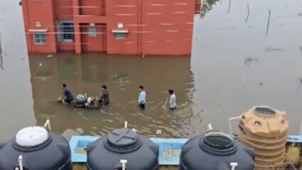 Punjab Flood: पंजाबच्या ‘या’ शहरात अचानक पूर आला अन् 400 विद्यार्थी….; भीषण Video एकदा बघाच