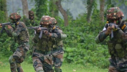Jammu-Kashmir: कुत्र्याचं शेपूट वाकडं ते वाकडंच! पाकिस्तानमधून भारतात घुसखोरीचा प्रयत्न; चकमकीत एक जवान शहीद