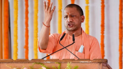 Yogi Aditynath: “… त्यांची रणनीती देशासाठी घातक”; मालेगाव प्रकरणात काँग्रेस, ‘सपा’वर मुख्यमंत्री योगींची टीका
