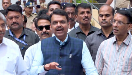 Devendra Fadnavis: देवेंद्र फडणवीसांची राहुल गांधींवर जोरदार टीका; म्हणाले, “सलीम जावेद यांच्याशी संपर्क…’