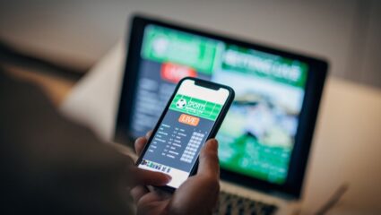 Online Gaming Bill: ऑनलाइन गेमिंग बिलाला कोर्टात आव्हान, पण केंद्र सरकारनं ठणकावून सांगितलं की…