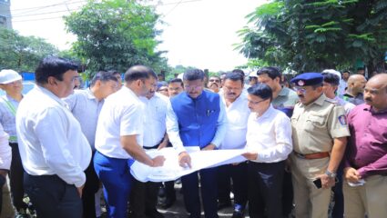 Pratap Sarnaik : प्रत्येक मेट्रो स्थानकाखाली राखीव प्रवासी थांबा तयार करा‌, परिवहन मंत्री प्रताप सरनाईक यांचे निर्देश