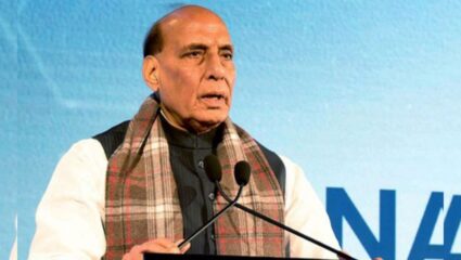“काही लोक स्वतःला ‘युनिव्हर्स बॉस’ समजतात,” संरक्षण मंत्री राजनाथ सिंह यांचा डोनाल्ड ट्रम्पवर हल्ला