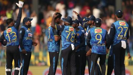श्रीलंकेच्या विजयावर ICC ने फिरवलं पाणी, ‘स्लो ओव्हर रेट’मुळे सर्व ११ खेळाडूंना शिक्षा