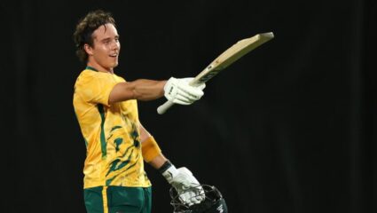 AUS vs SA : सीमापारच्या २० चेंडूत केल्या ९६ धावा! डेवाल्ड ब्रेव्हीसने ऑस्ट्रेलियाला रडवलं; ठोकलं विक्रमी शतक..