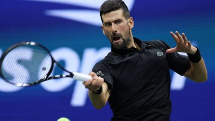 US Open 2025 : नोवाक जोकोविचने रचला इतिहास! ब्रिटिश खेळाडू कॅमेरॉन नारीचा पराभव करत चौथ्या फेरीत प्रवेश 