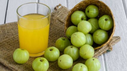 आठवडाभर नियमित आवळ्याचे सेवन केल्यास शरीराला होतील आश्चर्यकारक फायदे, केसांची होईल झपाट्याने वाढ