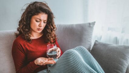 धक्कादायक! मासिक पाळी पुढे ढकलण्याच्या गोळ्यांचे सेवन केल्यामुळे १८ वर्षीय तरुणीचा मृत्यू, काय होतो आरोग्यावर परिणाम