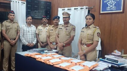 Raigad Crime : समुद्रकिनारी सापडली चरस असलेली गोणी;   55 लाखांचा माल जप्त
