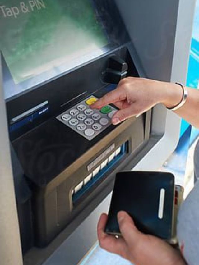 ATM Safety Facts: एटीएममधील ‘Cancel’ बटण दोनदा दाबल्याने PIN सुरक्षित राहतो का? जाणून घ्या सत्य! ATM Safety Facts: एटीएममधील ‘Cancel’ बटण दोनदा दाबल्याने PIN सुरक्षित राहतो का? जाणून घ्या सत्य!