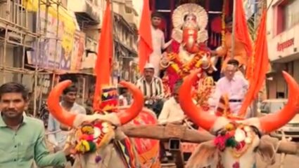 Buldhana : खामगावच्या प्रसिद्ध गणपतीची कलशयात्रा;  गणपतीची नवीन वास्तूमध्ये प्राणप्रतिष्ठा