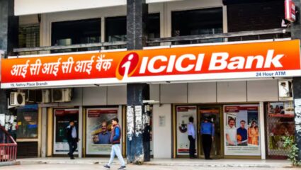 ICICI बँकेने घेतला यू-टर्न, आता बचत खात्यात ५०,००० ऐवजी किमान ‘इतके’ पैसे ठेवावे लागतील