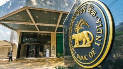 सामान्यांसाठी RBI च्या ३ मोठ्या घोषणा, जनधन री-केवायसीपासून ते गुंतवणूकीपर्यंत सर्व काही होईल सोपे