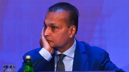 अनिल अंबानींच्या अडचणी वाढल्या; कर्ज घोटाळ्याप्रकरणी आता बँक अधिकाऱ्यांची चौकशी सुरु, शेअर्स कोसळले