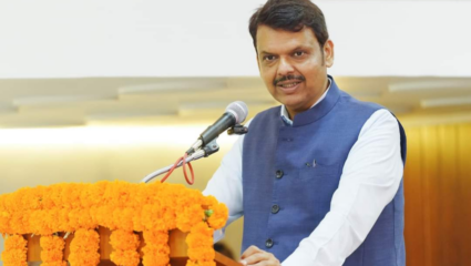 Maratha Reservation: ‘मराठ्यांच्या खांद्यावर बंदूक ठेऊन…’ मुख्यमंत्री देवेंद्र फडणवीसांचे उद्धव ठाकरेंवर हल्लाबोल