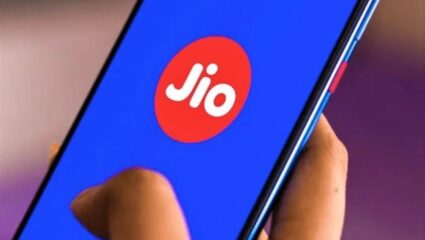 बजेट फ्रेंडली किंमतीत मिळणार 1.5GB डेटा, अनलिमिटेड कॉलिंग आणि बरंच काही! आजच करा खरेदी Jio चे हे जबरदस्त रिचार्ज प्लॅन