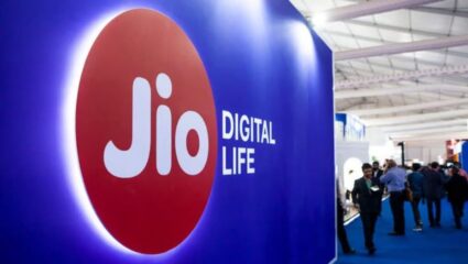 Jio यूजर्ससाठी खुशखबर! तुमचे आवडते शो पाहण्याची मजा होणार दुप्पट, या प्लॅन्समध्ये फ्रीमध्ये मिळतंय Netflix सब्सक्रिप्शन