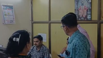 कर्जत तालुक्यात महावितरणकडून वीज ग्राहकांची फसवणूक? ग्राहकांना न विचारता बसवले स्मार्ट मीटर