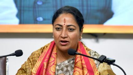 Rekha Gupta News: हल्ल्यानंतर अवघ्या काही तासांतच रेखा गुप्तांविरोधात मुर्दाबादच्या घोषणा..; नेमकं झालं काय?