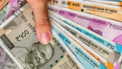 गावात ना शिक्षक नियमित, ना डॉक्टर तरीही पगार मात्र खात्यात; पंढरपुरात अजब कारभार समोर