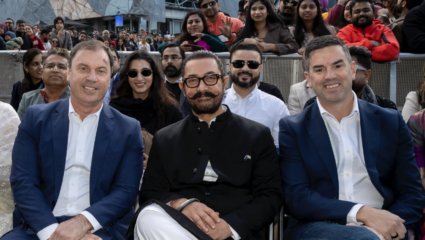 मेलबर्नमध्ये फडकला भारतीय तिरंगा! अमीर खानने स्वातंत्र्य दिन आणखीनच केला खास