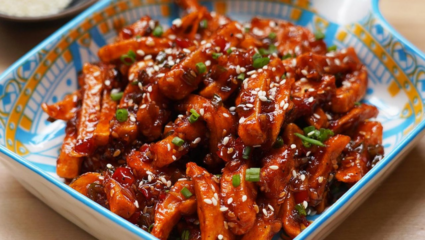 रेस्टॉरंट स्टाईल Honey Chili Potato आता घरीच बनवा; तुमच्या पार्टीची शान वाढवेल ही रेसिपी!