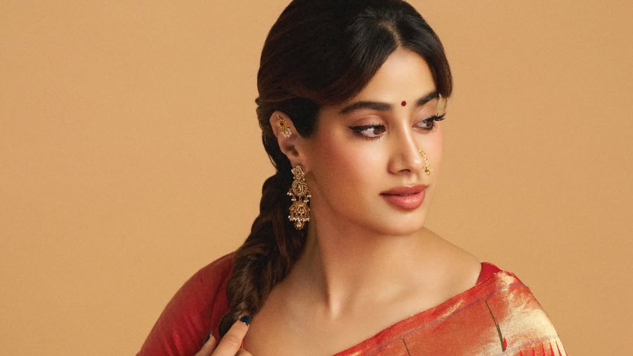 तिचे हे लुक चाहत्यांना फार भावले असून, कमेंट्समध्ये कौतुकांवर कौतुक करण्यात आले आहे. 