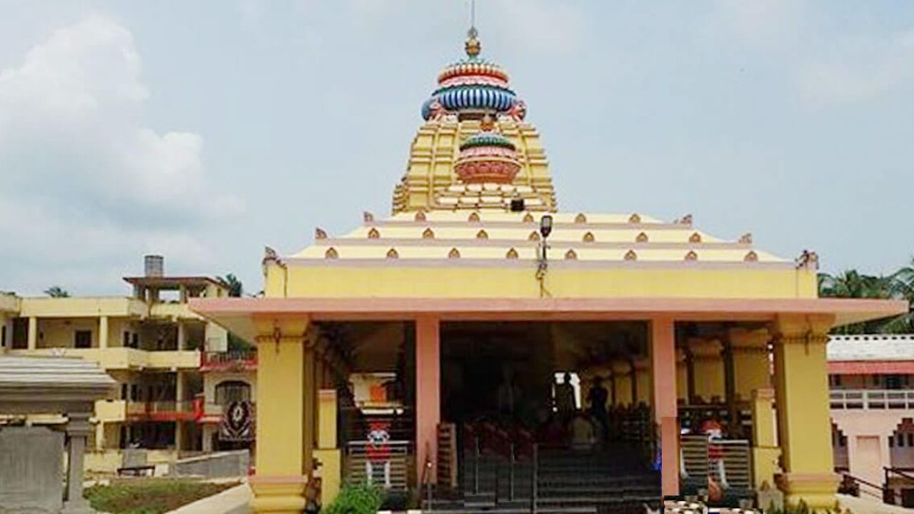 ओडिशातील पुरी येथील जगन्नाथ मंदिराच्या आवारात विमला मंदिर वसले आहे, जे देवी विमला यांना समर्पित आहे. इथे देवीला मासे अर्पण केले जातात, जे नंतर प्रसादाच्या स्वरुपात वाटले जातात 

