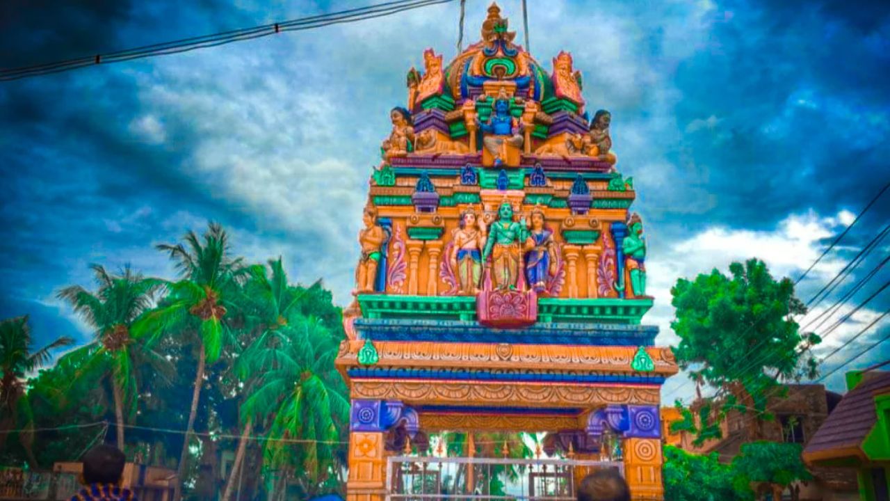 तामिळनाडूतील वडाक्कमपट्टी येथे मुनियांदी स्वामी मंदिर आहे जिथे वार्षिक उत्सवादरम्यान भाविकांना प्रसाद म्हणून बिर्याणीचे वाटप केले जाते. 

