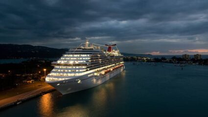 3 वर्षांसाठी होणार राहण्या-खाण्याची सोय; क्रूझ कंपनी देत आहे 140 देश आणि 400 शहर फिरण्याची सुवर्णसंधी; जाणून घ्या स्पेशल ऑफर