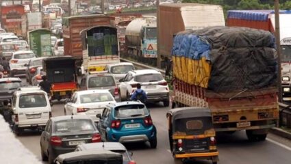 वाहतूक कोंडी सोडविण्यासाठी पिंपरी-चिंचवड पोलिसांचा मोठा निर्णय, अवजड वाहनांच्या प्रवेशबंदीच्या वेळेत वाढ; सकाळी 8 नंतर…