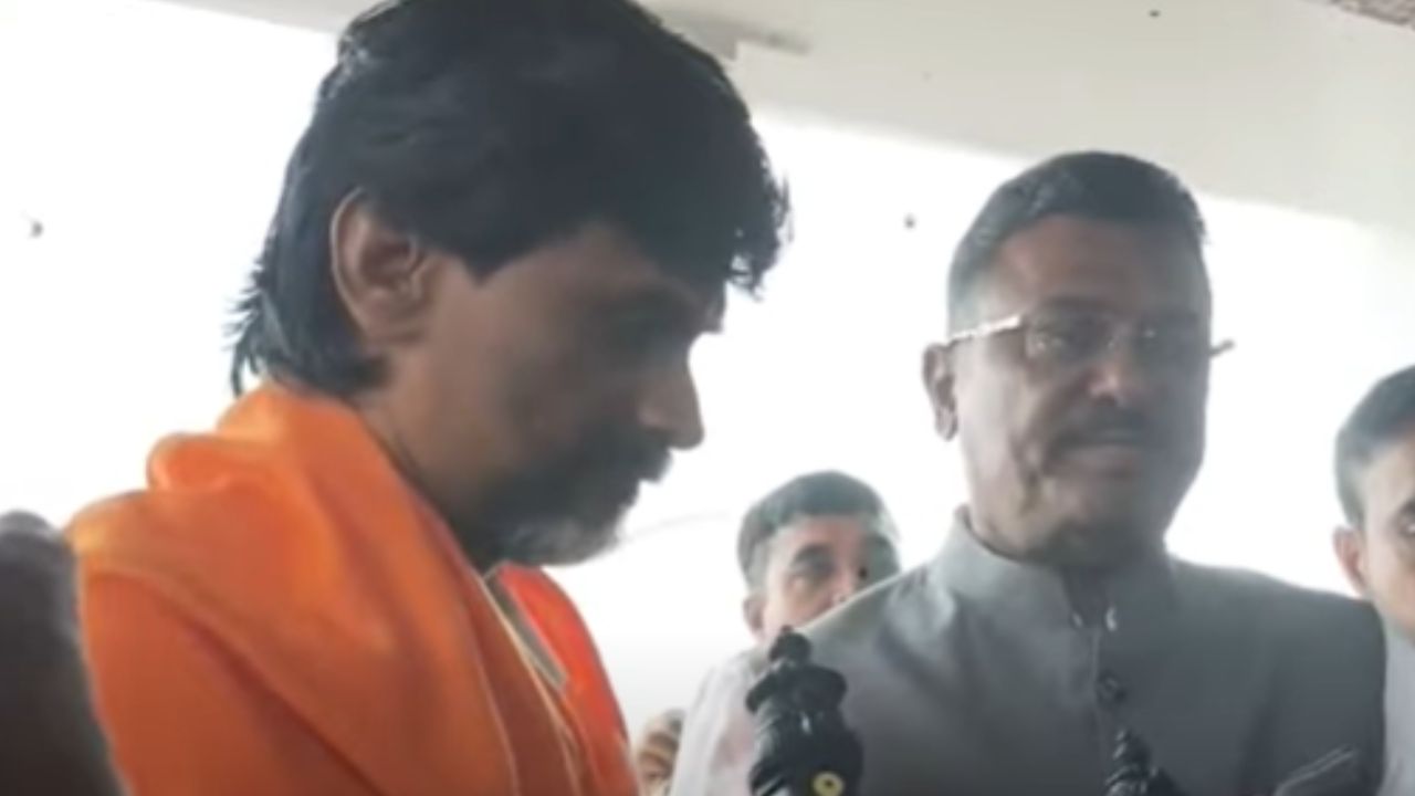 Pratap Sarnaik Met Jarange Patil In Latur
