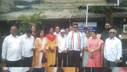 Ratnagiri News : स्मार्टवीजमीटर प्रकरणी काँग्रेसची महावितरण कार्यालयावर धडक; ग्राहकांची संमत्ती नसतानाही मीटर बसवल्याचा आरो