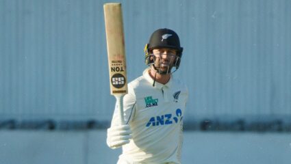 ZIM vs NZ 2nd Test: पहिला दिवस न्यूझीलंडच्या नावावर, गोलंदाजांनंतर फलंदाजांनी केला कहर