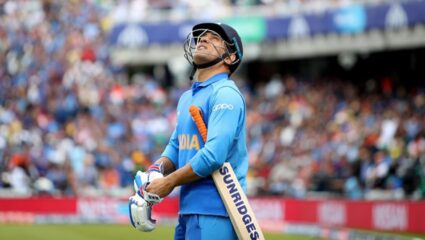 MS Dhoni’s retirement : 15 ऑगस्ट रोजी जेव्हा एमएस धोनीने मोडले होते चाहत्यांचे मन! निवृतीची पोस्ट आजही चर्चेत
