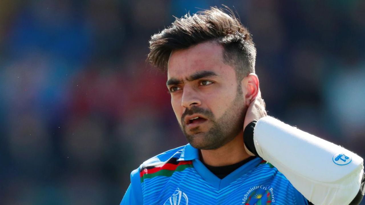 ओव्हल इनव्हिन्सिबलकडून खेळताना रशीदने लंडन स्पिरिटविरुद्ध एकूण २० चेंडू टाकले. यादरम्यान, अफगाण गोलंदाजाने फक्त ११ धावा देत ३ बळी घेतले. २० पैकी १५ डॉट बॉल टाकले. फोटो सौजन - सोशल मिडीया 