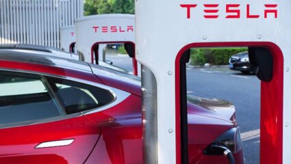 भारतात Tesla पाहिलं वाहिलं Charging Station सुरु करणार, कुठे चार्ज करता येणार तुम्ही EV?