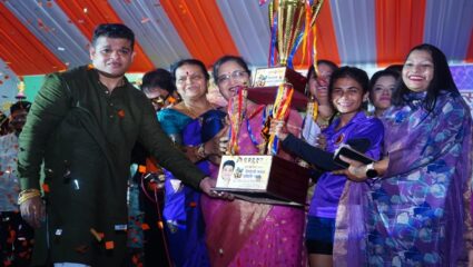 Dahi Handi 2025 : कोपरीत रंगला थरांचा थरथराट…उद्धव ठाकरेंच्या शिलेदाराची निष्ठेची दहीहंडी जल्लोषात