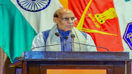 Rajnath Singh : ‘कोणीही कायमचा मित्र किंवा शत्रू नसतो’, ट्रम्प टॅरिफवरील तणावादरम्यान राजनाथ सिंह नेमकं काय म्हणाले?