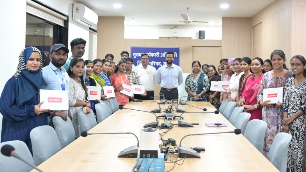 Thane News Healthcare Will Be Online Tabs Distributed For Mobile Medical Units Under Pradhan Mantri Adivasi Nyay Mahaabhiyan