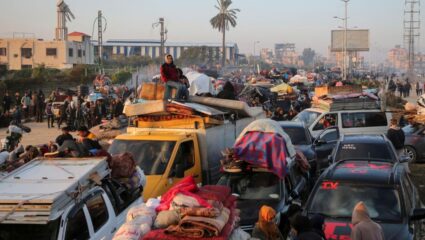 Israel Gaza War: इस्रायलच्या धमकीमुळे गाझामध्ये भीतीचे वातावरण; एका रात्रीत 20 हजार पॅलेस्टिनींनी सोडला देश,रस्ते जॅम